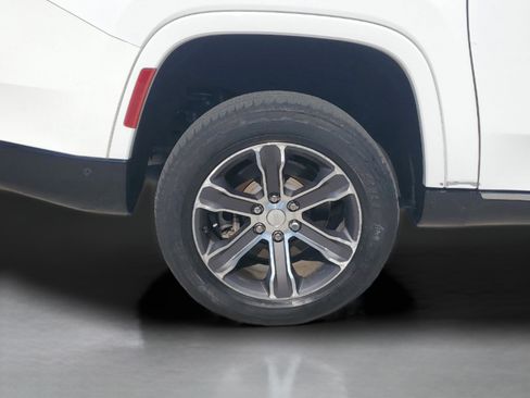 Used 2023 Jeep Grand Wagoneer L 4WD image 31