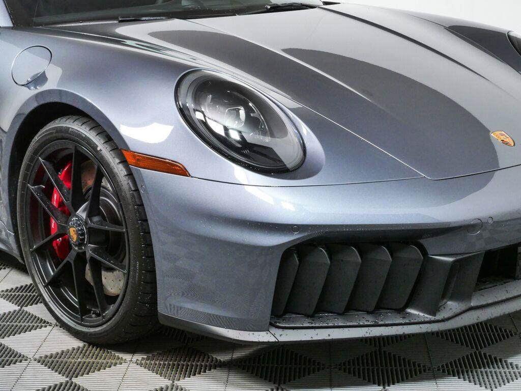 Certified 2026 Porsche 911 Targa 4 GTS AWD/4WD image 37