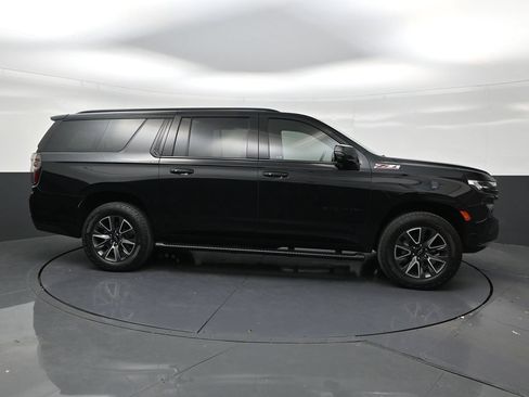 Used 2023 Chevrolet Suburban Z71 w/ Luxury Package AWD/4WD image 6