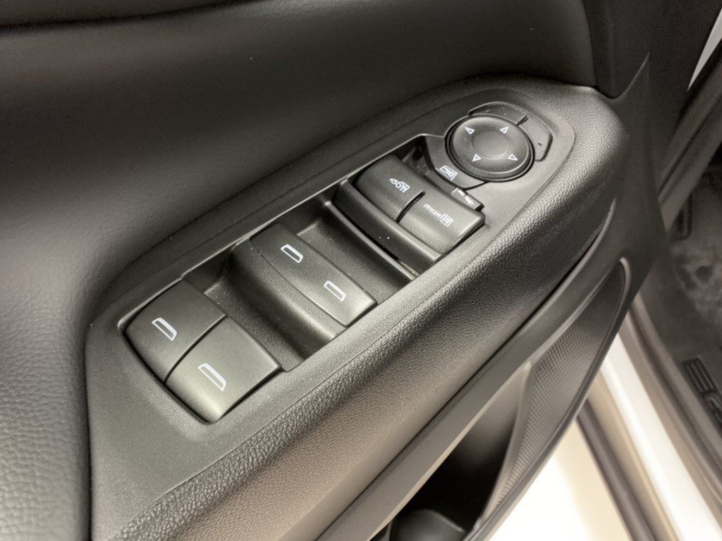 Used 2024 Chevrolet Equinox LT w/ LPO, Floor Liner Package FWD image 15