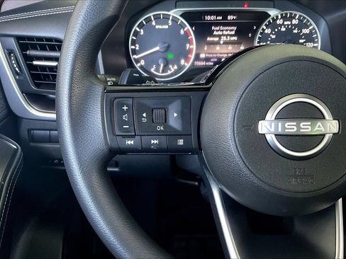 Used 2023 Nissan Rogue SV AWD/4WD image 13