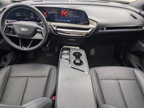 Used 2024 Cadillac Lyriq Luxury image 14