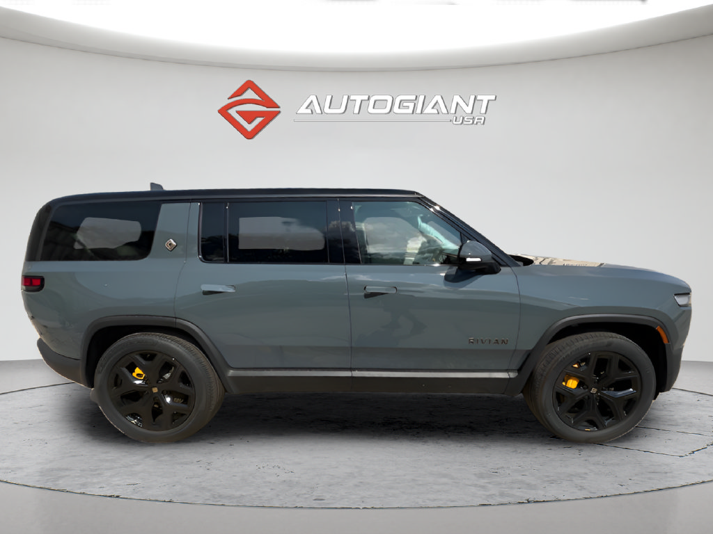 Used 2025 Rivian R1S Premium Dual AWD/4WD image 1