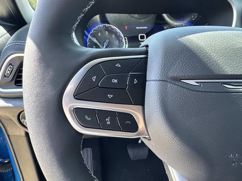 New 2027 Chrysler Pacifica Select AWD/4WD image 24