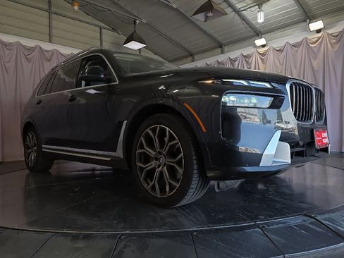 Used 2025 BMW X7 xDrive40i AWD/4WD image 10