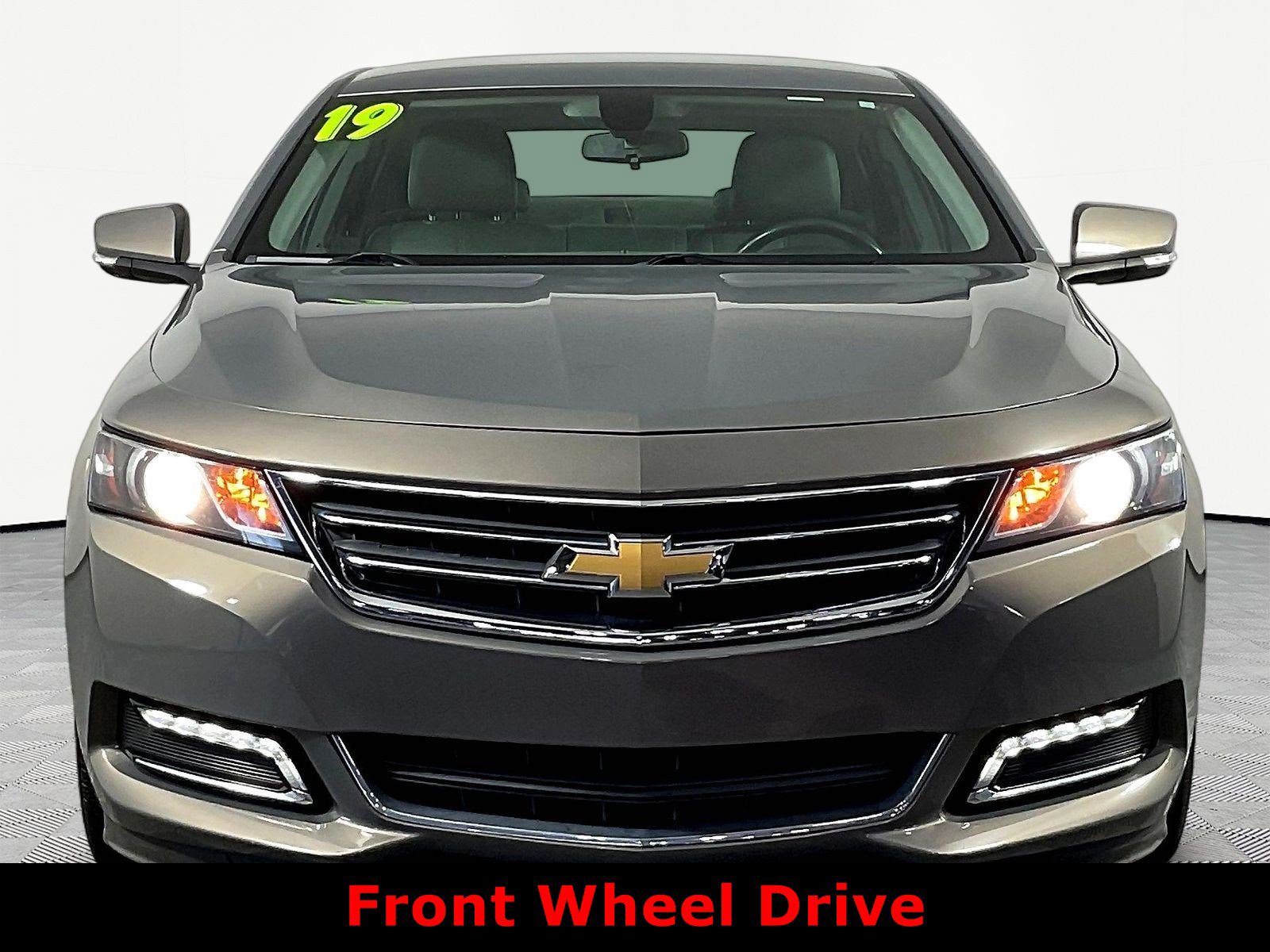 Used 2019 Chevrolet Impala LT FWD image 2
