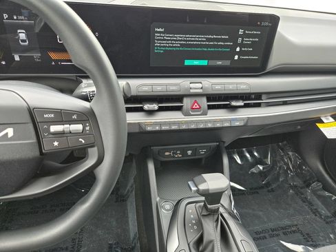 New 2026 Kia K4 FWD image 18