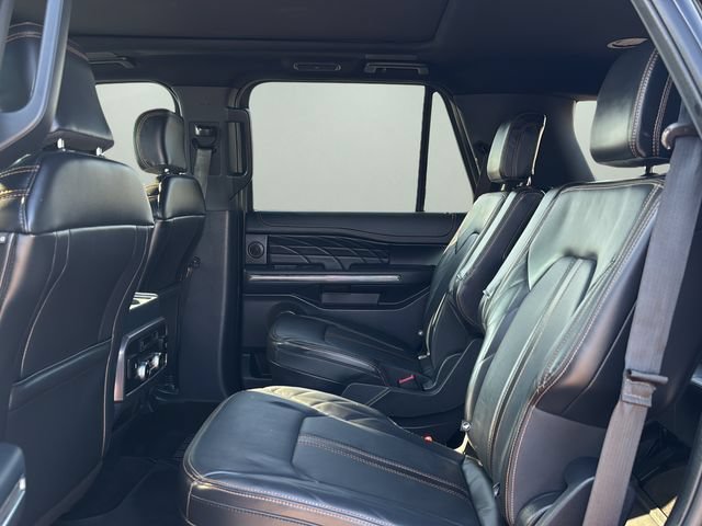 Used 2022 Ford Expedition Platinum AWD/4WD image 14