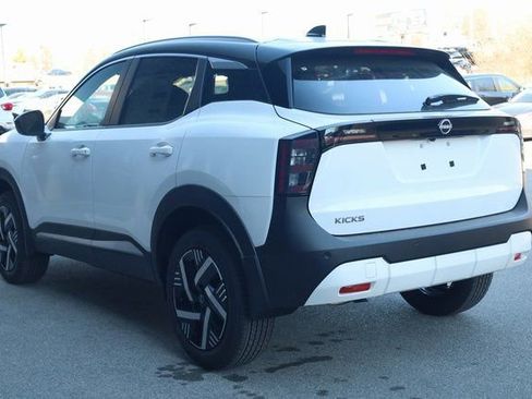 New 2026 Nissan Kicks SV w/ SV Premium Package FWD image 6