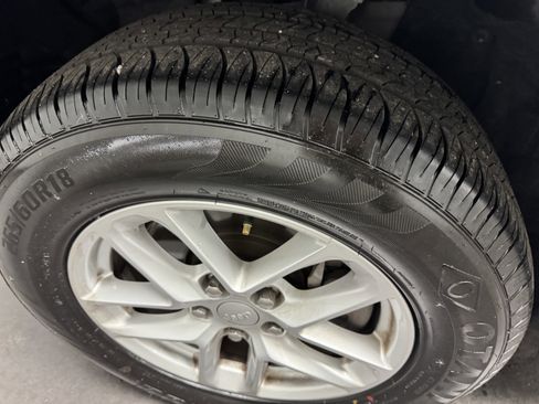 Used 2022 Jeep Grand Cherokee L Laredo w/ Luxury Tech Group I image 10