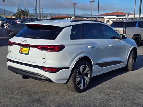 Used 2025 Audi Q6 e-tron Premium Plus w/ Premium Plus AWD/4WD image 4