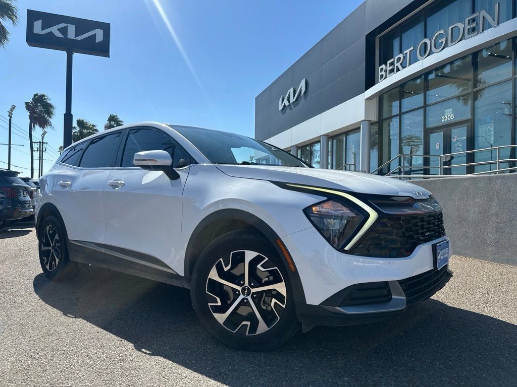 Used 2023 Kia Sportage EX FWD image 1