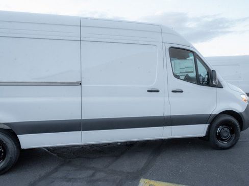 Used 2026 Mercedes-Benz Sprinter 2500 image 5