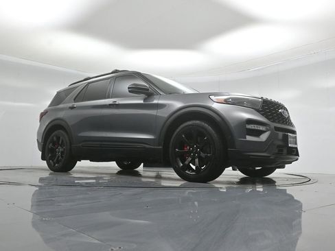 Certified 2021 Ford Explorer ST w/ Equipment Group 401A AWD/4WD image 4