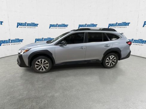 Used 2025 Subaru Outback Premium image 6