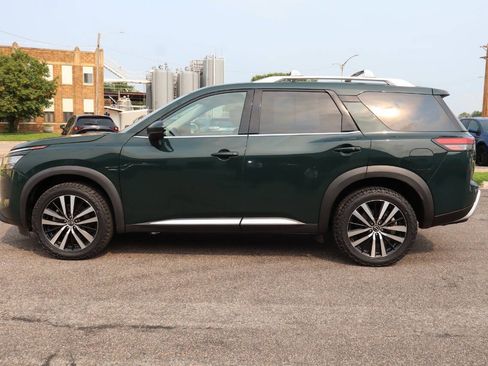 Used 2023 Nissan Pathfinder Platinum AWD/4WD image 8