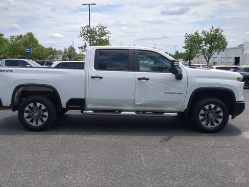 Used 2024 Chevrolet Silverado 2500 Custom w/ Custom Value Package AWD/4WD image 11