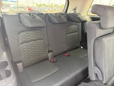 Used 2025 Nissan Pathfinder SV FWD image 17