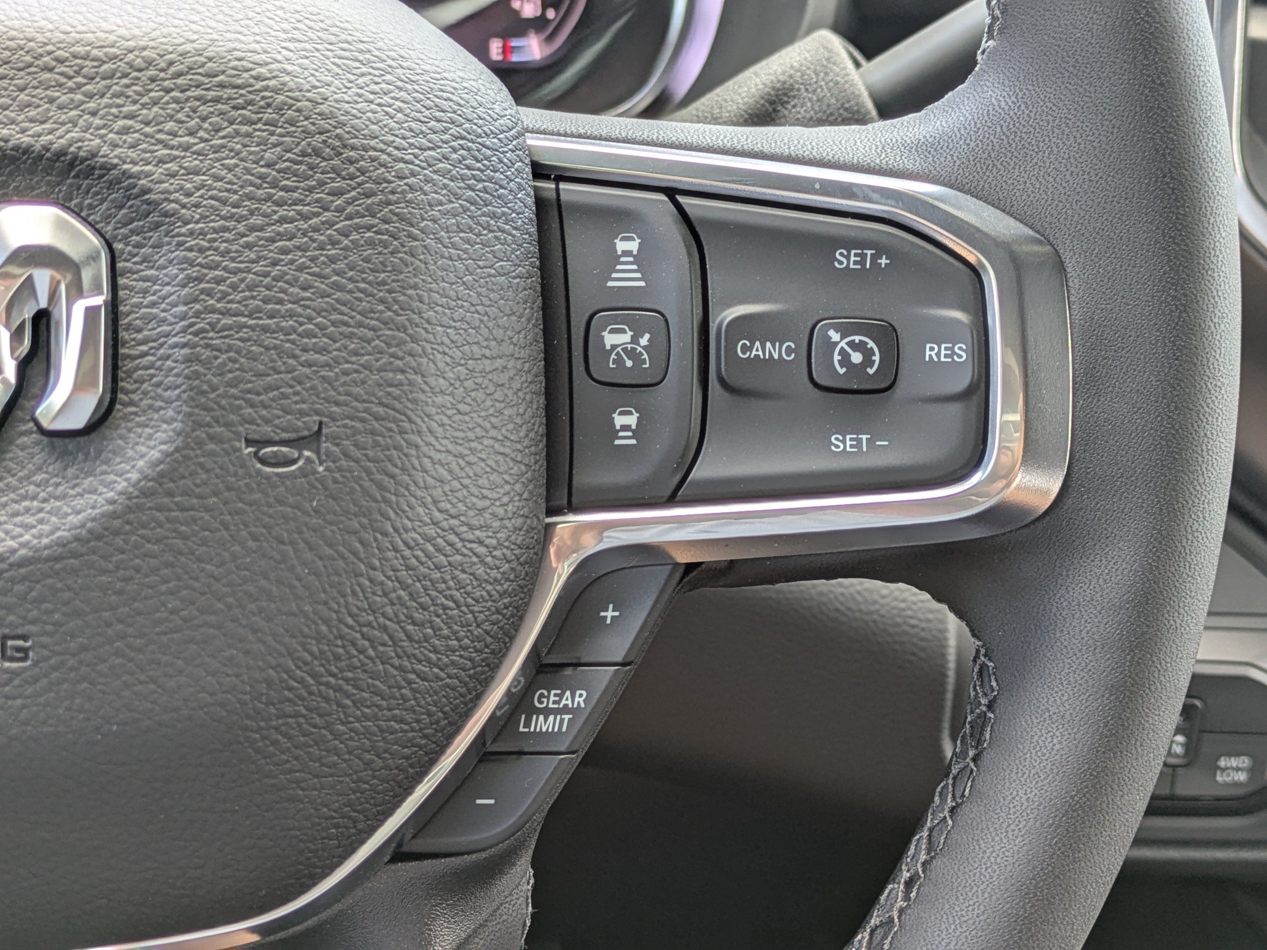 New 2026 RAM 3500 Laramie AWD/4WD image 20