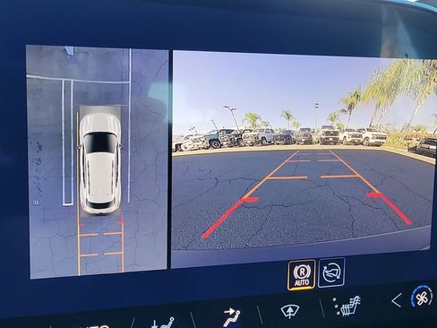 New 2026 Chevrolet Equinox EV LT AWD/4WD image 14