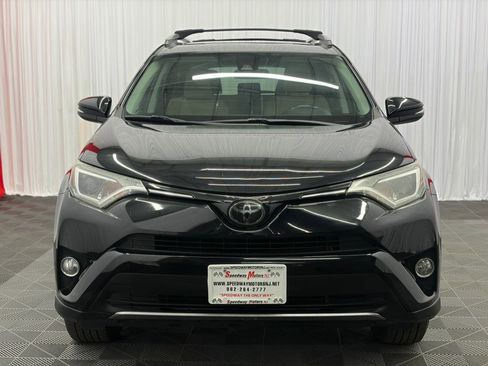 Used 2018 Toyota RAV4 XLE AWD/4WD image 3