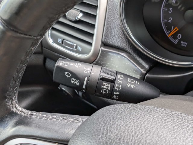 Used 2018 Jeep Grand Cherokee Laredo RWD image 25