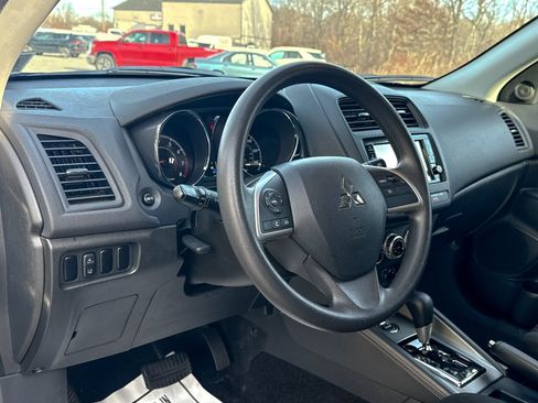 Used 2024 Mitsubishi Outlander Sport ES image 16
