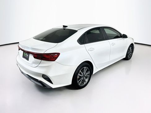 Used 2022 Kia Forte LXS FWD image 9