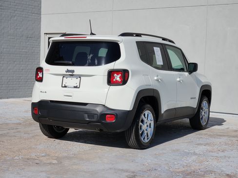 Used 2023 Jeep Renegade Latitude w/ Premium Group AWD/4WD image 8