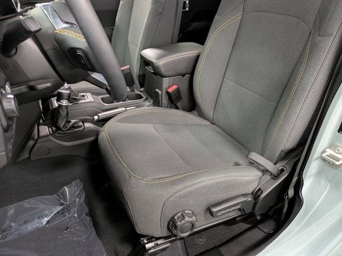 Used 2024 Jeep Wrangler Sahara image 9