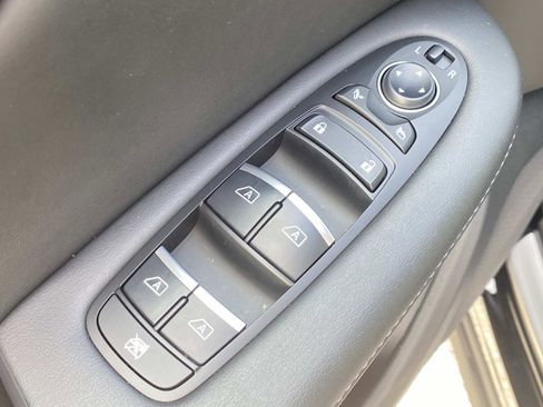 Certified 2025 INFINITI QX50 Luxe image 13