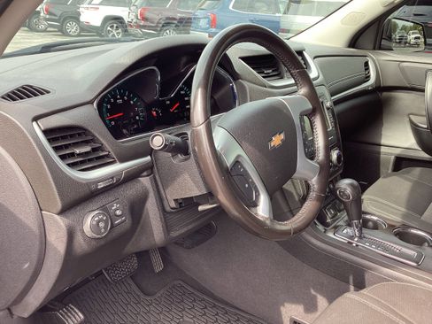 Used 2017 Chevrolet Traverse LT w/ Graphite Special Edition AWD/4WD image 11