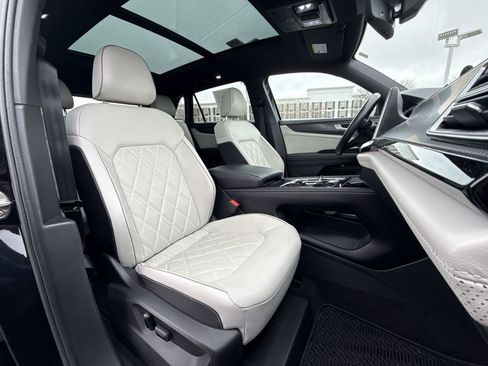 Used 2024 Volkswagen Atlas Cross Sport SEL Premium R-Line image 25