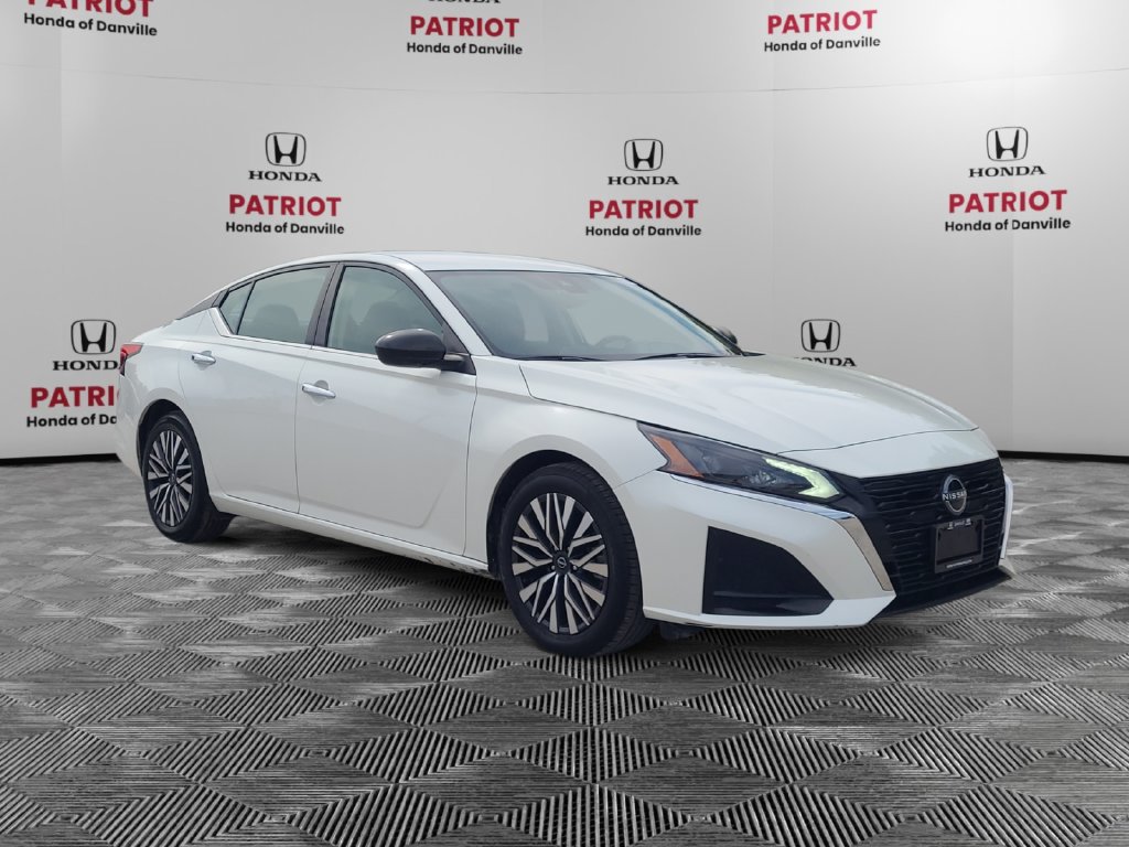 Used 2024 Nissan Altima 2.5 SV FWD image 7