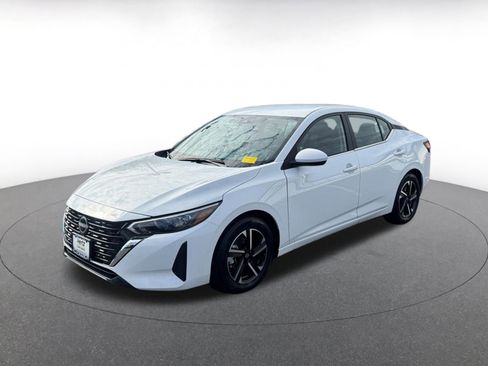 Used 2025 Nissan Sentra SV image 4