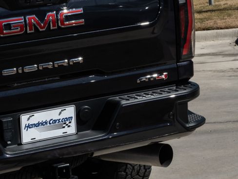 Used 2024 GMC Sierra 2500 AT4 w/ AT4 Premium Plus Package image 8