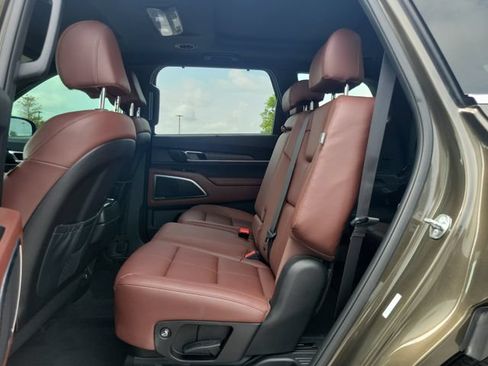 Used 2025 Kia Telluride SX FWD image 11