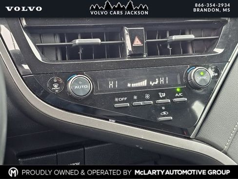 Used 2024 Toyota Camry SE image 18