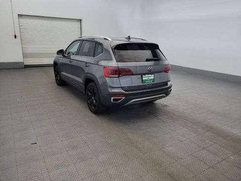 Used 2024 Volkswagen Taos SE FWD image 5