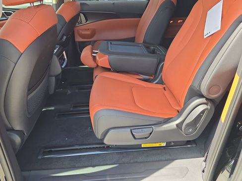 New 2026 Kia Carnival SX Prestige image 17