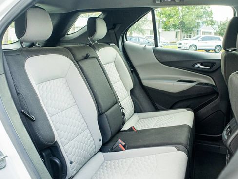 Used 2020 Chevrolet Equinox LS FWD image 25