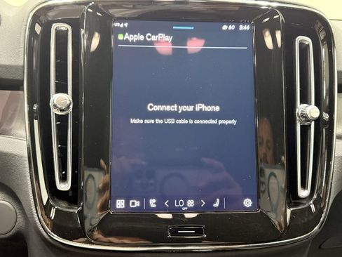 Used 2024 Volvo XC40 Recharge Core w/ Protection Package Premier image 21