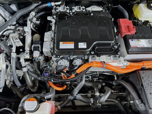 Used 2023 Toyota bZ4X XLE w/ Weather Package image 33