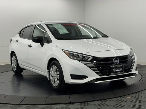 Used 2025 Nissan Versa S w/ Trunk Package FWD image 8