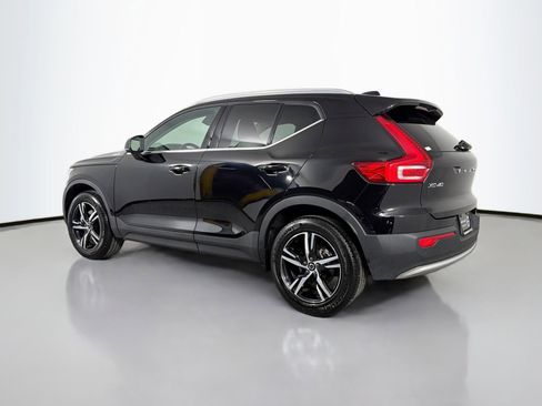 Certified 2025 Volvo XC40 B5 Core image 7
