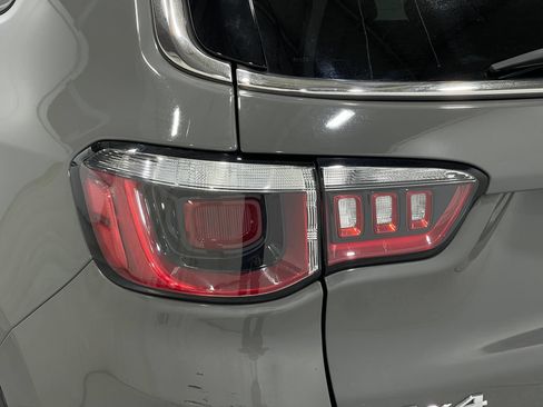 Used 2019 Jeep Compass Limited w/ Safety & Security Group AWD/4WD image 33