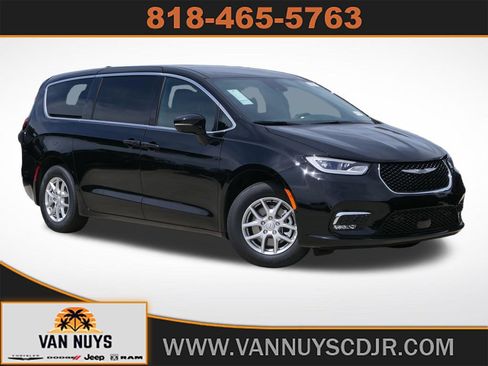 New 2026 Chrysler Pacifica Select image 1
