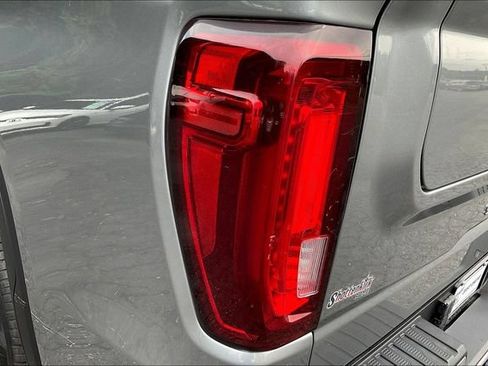 Used 2023 GMC Sierra 1500 SLT w/ SLT Premium Plus Package AWD/4WD image 26