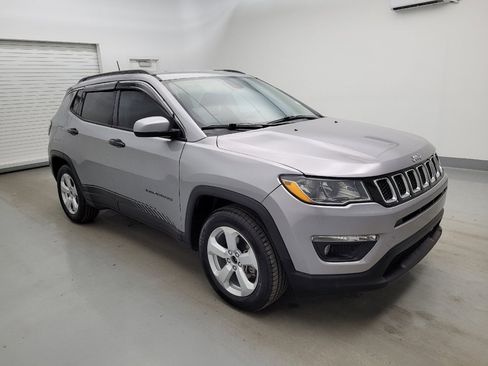 Used 2020 Jeep Compass Latitude FWD image 11