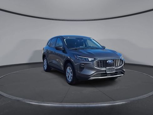 Used 2025 Ford Escape Active image 2